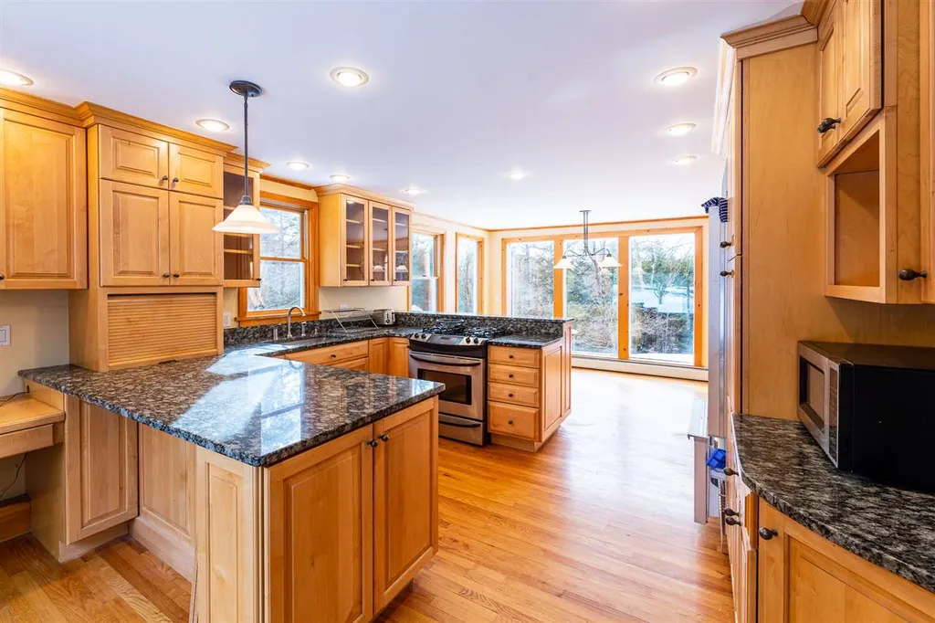 23 River Road Hanover NH 03755