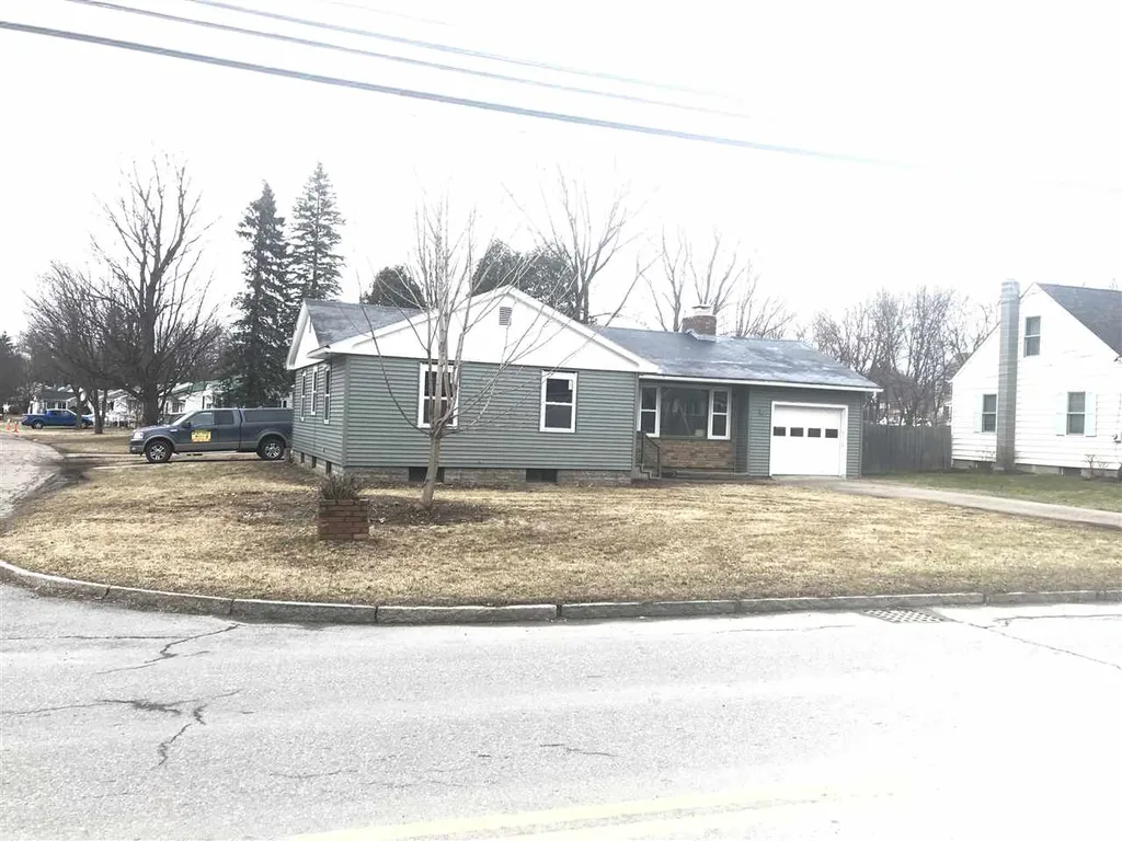 17 South Summit Street Essex VT 05452