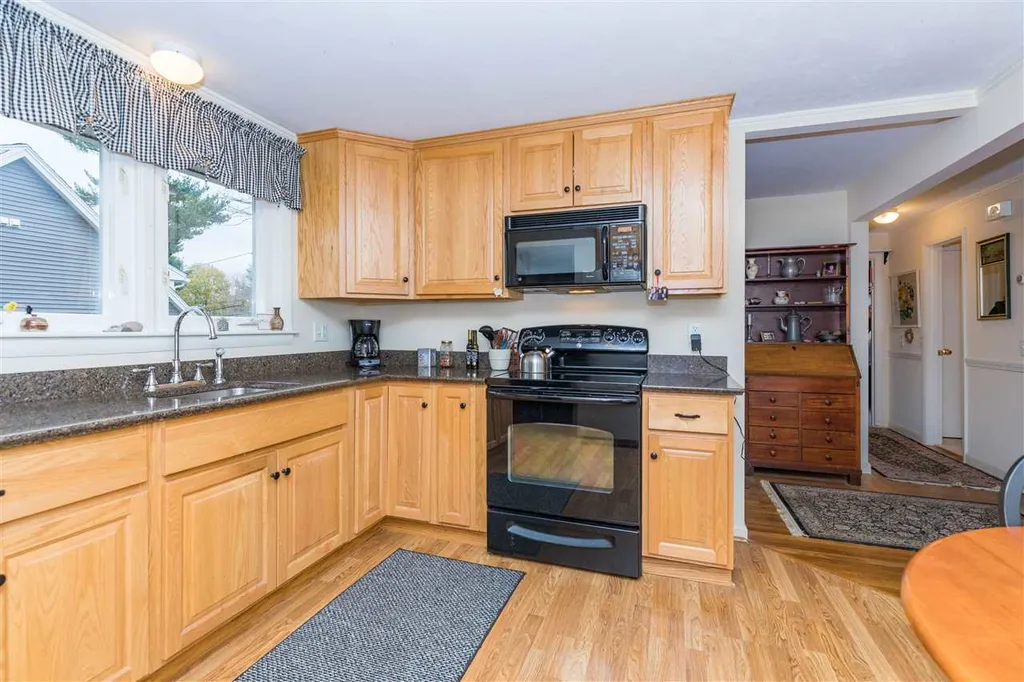 4 Ashland Street Portsmouth NH 03801