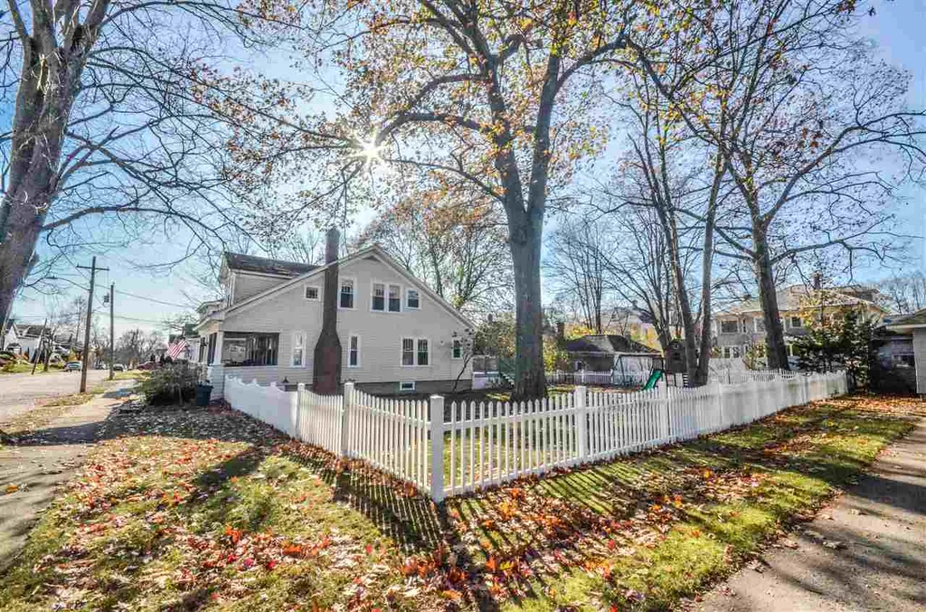 152 N Adams Street Manchester NH 03104