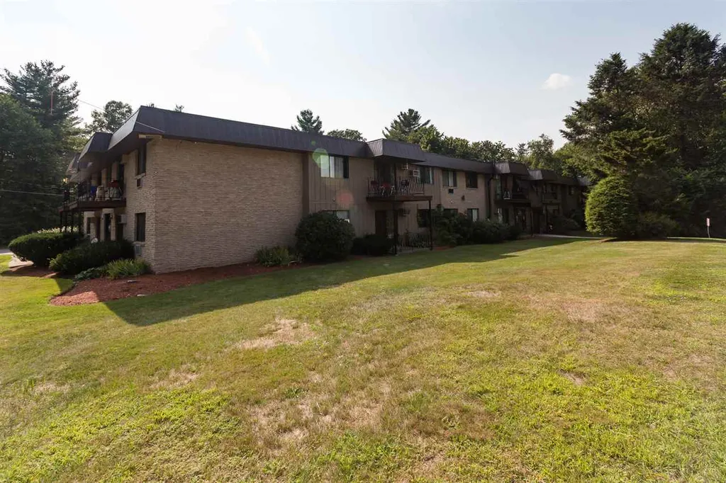 14 Strawberry Bank Road Nashua NH 03062
