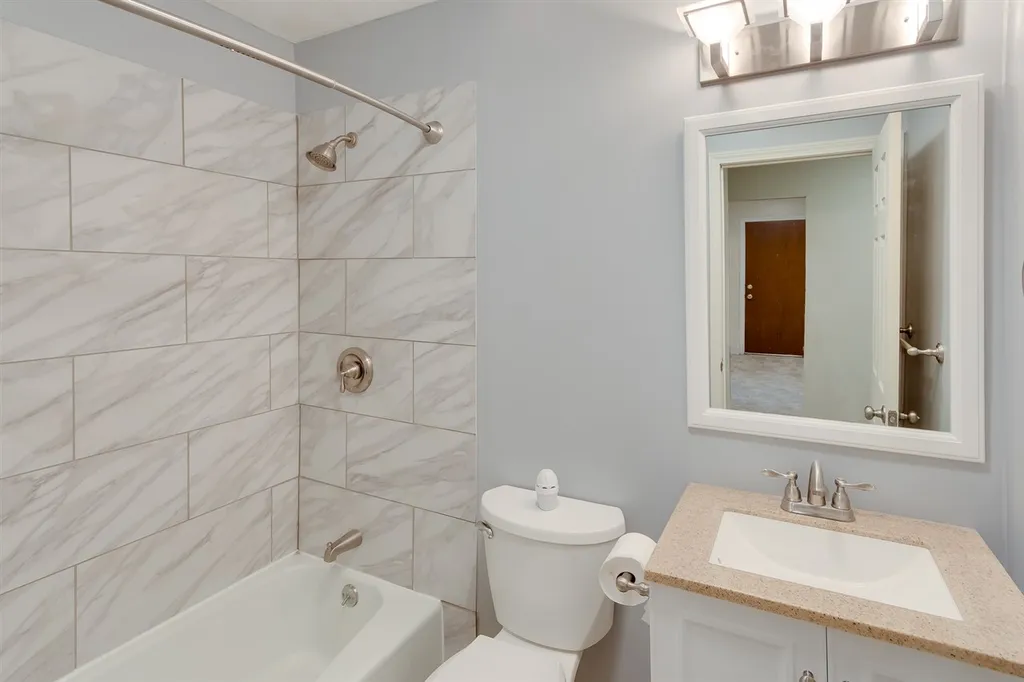 14 Strawberry Bank Road Nashua NH 03062