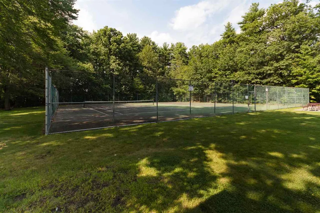14 Strawberry Bank Road Nashua NH 03062