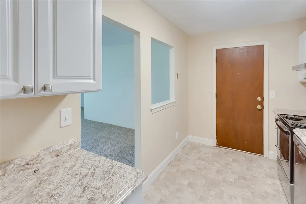14 Strawberry Bank Road Nashua NH 03062