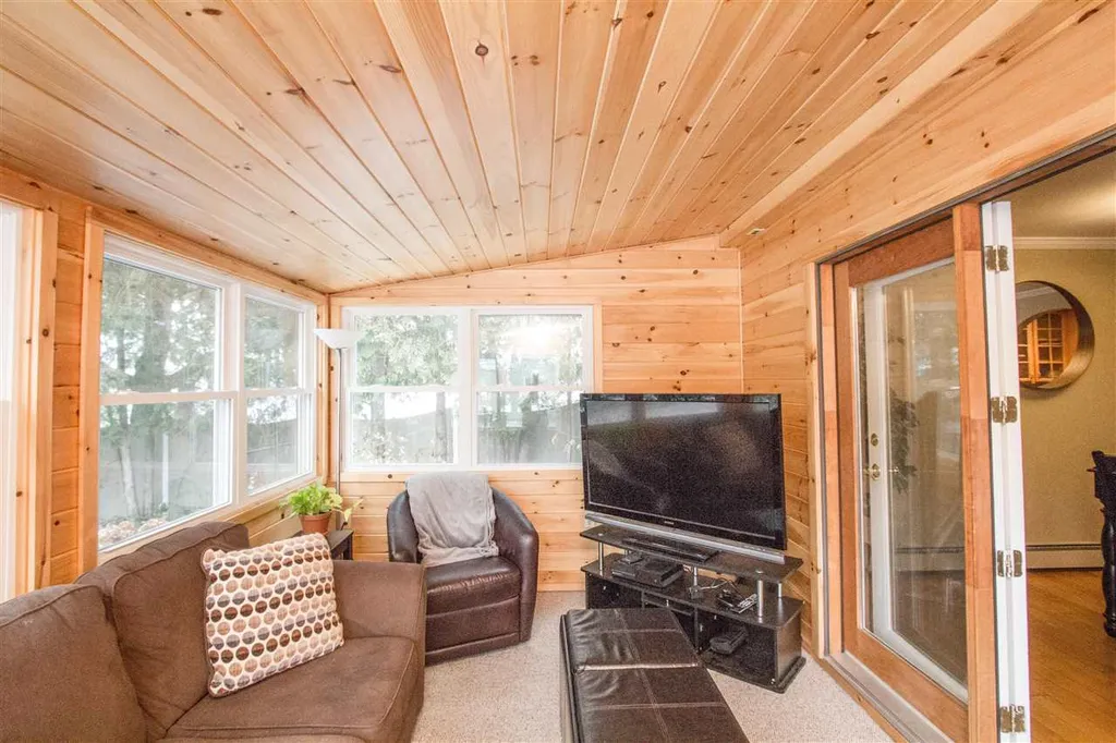 23 Bluebird Drive Colchester VT 05446