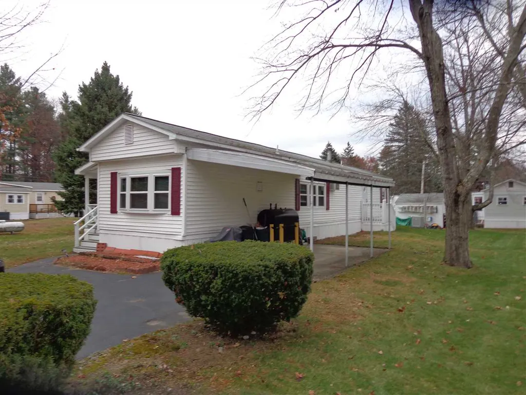 38 Lorna Street Hollis NH 03049