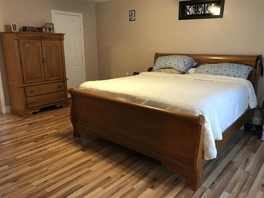 18 Hall Way Greenfield NH 03047