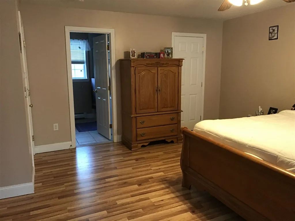 18 Hall Way Greenfield NH 03047