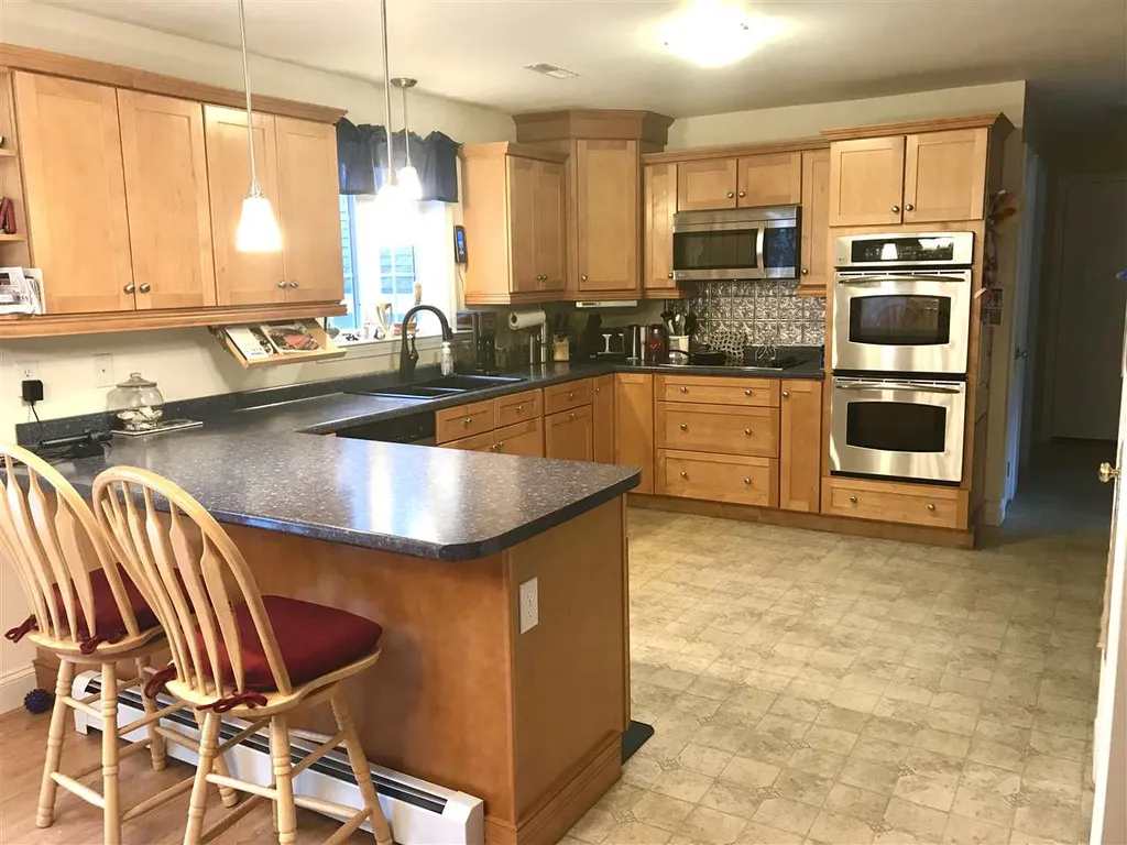 18 Hall Way Greenfield NH 03047