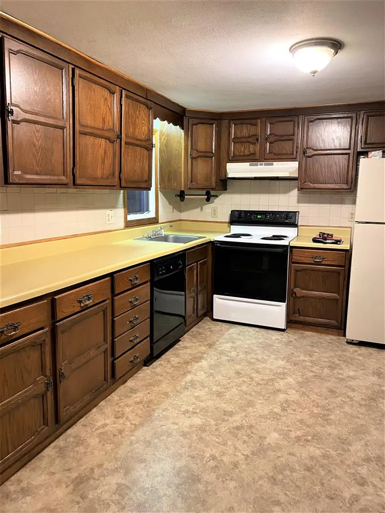 6 Windham Road Derry NH 03038