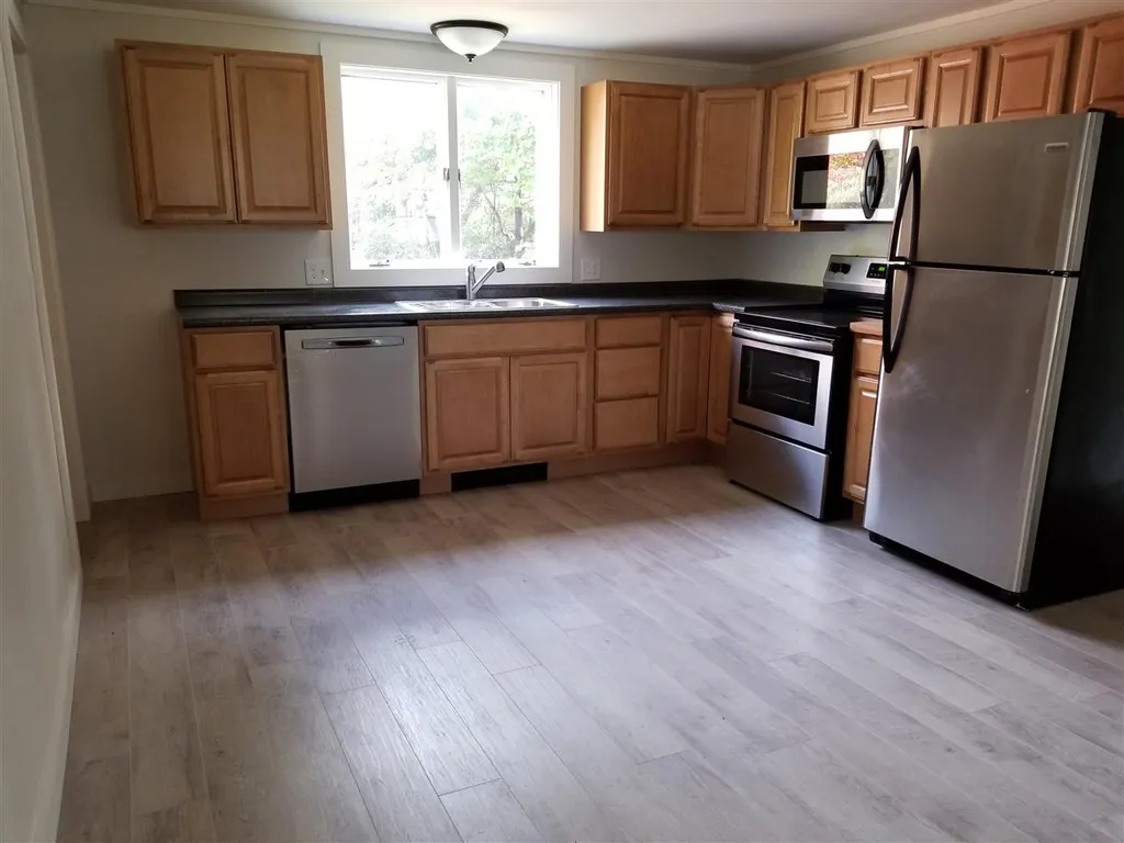 15 Skinner Street Claremont NH 03743
