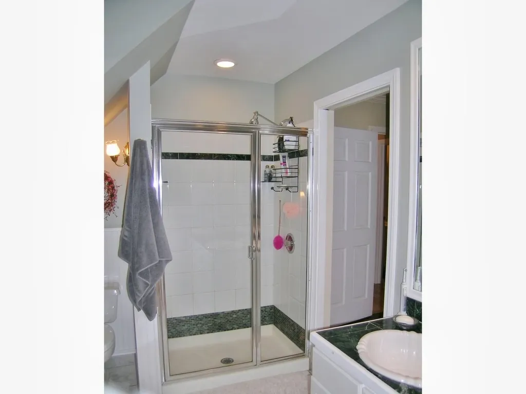 406 Raymond Road Colchester VT 05446