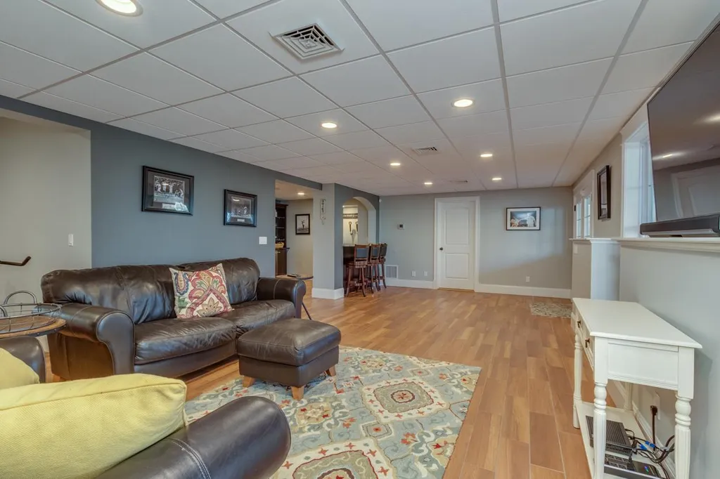88 Peaslee Road Bow NH 03304