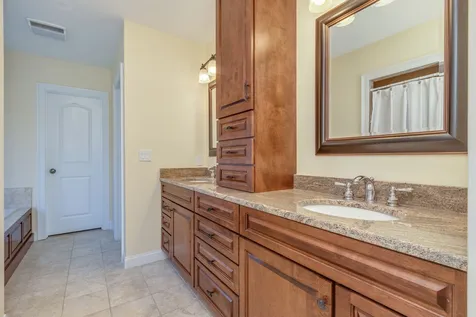 88 Peaslee Road Bow NH 03304