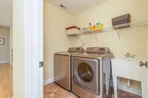 88 Peaslee Road Bow NH 03304