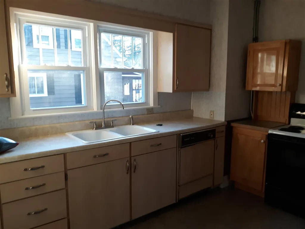 11 Beechmont Street Claremont NH 03743