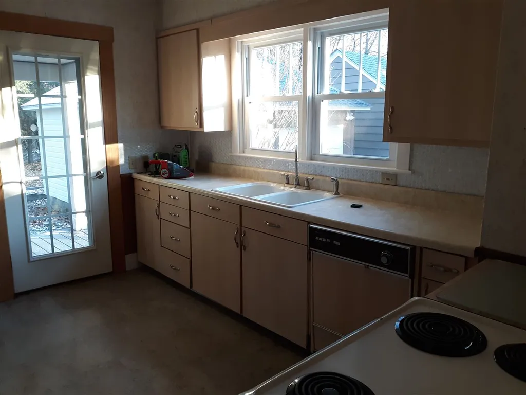 11 Beechmont Street Claremont NH 03743