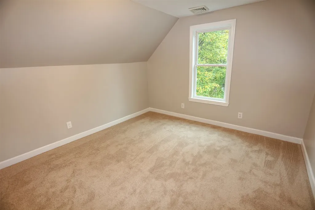 534 Douglas Street Manchester NH 03102