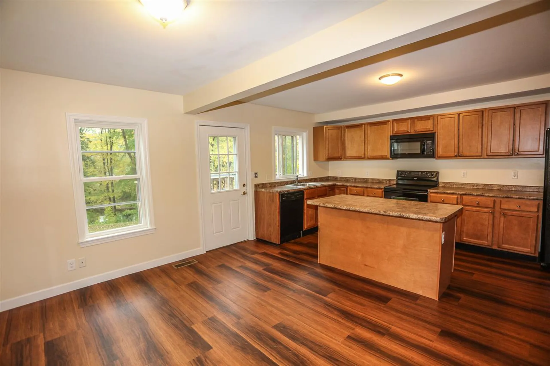 534 Douglas Street Manchester NH 03102