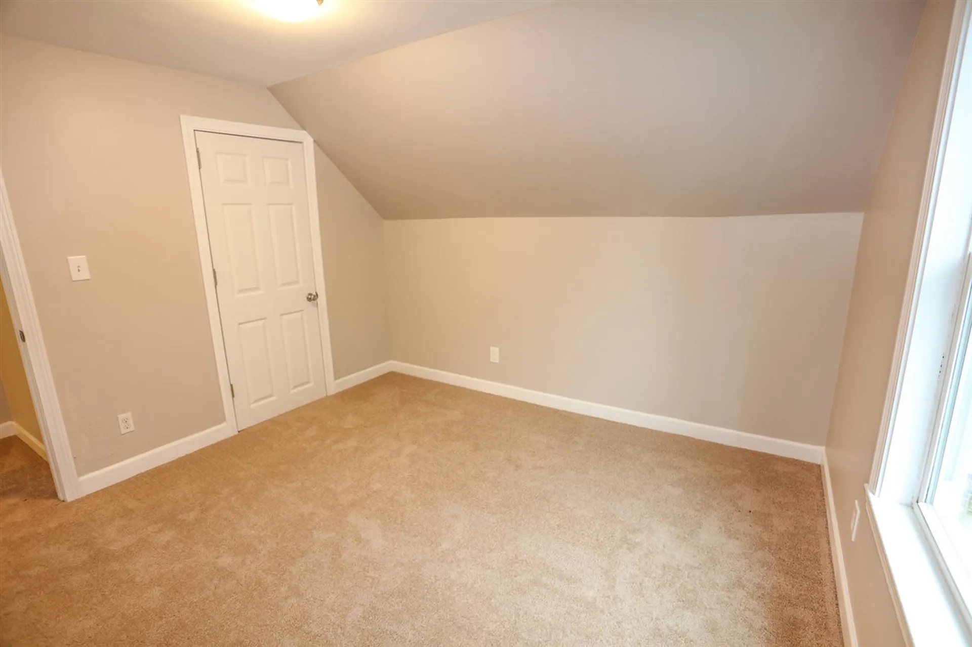 534 Douglas Street Manchester NH 03102