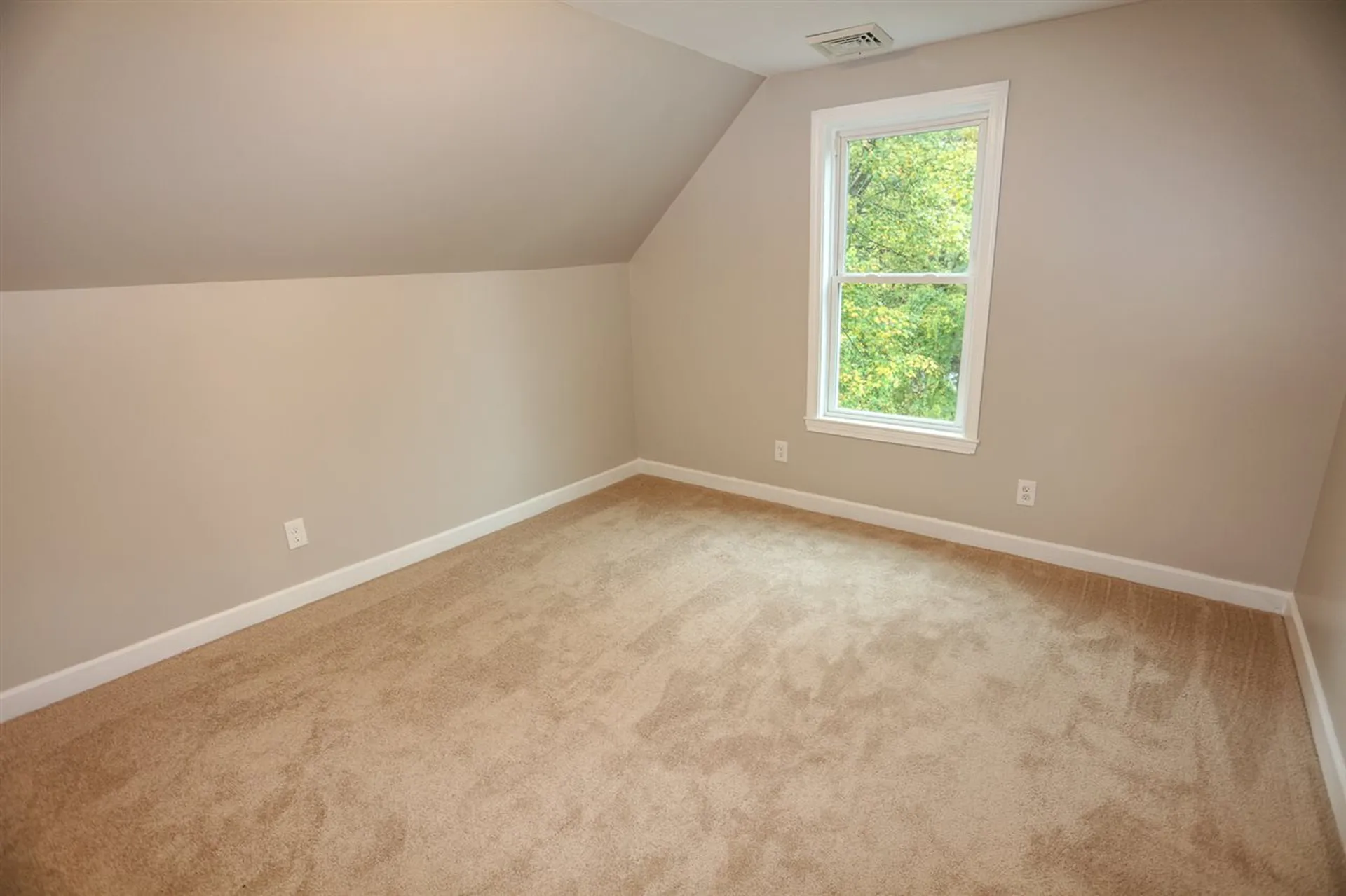534 Douglas Street Manchester NH 03102