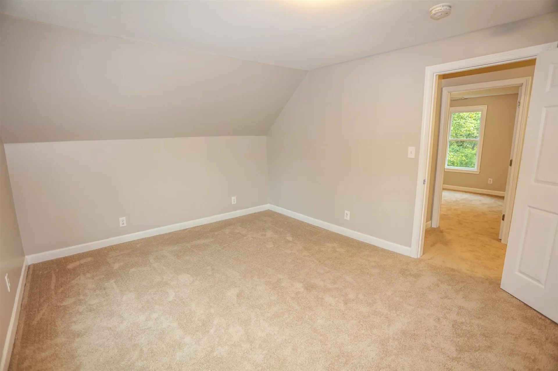 534 Douglas Street Manchester NH 03102