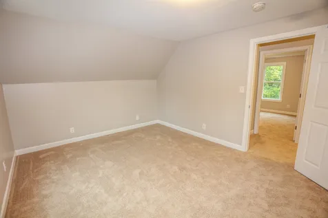534 Douglas Street Manchester NH 03102
