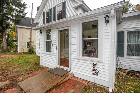 534 Douglas Street Manchester NH 03102