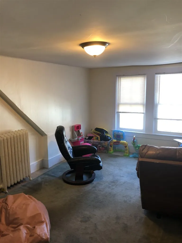 64 Valley Street Keene NH 03431