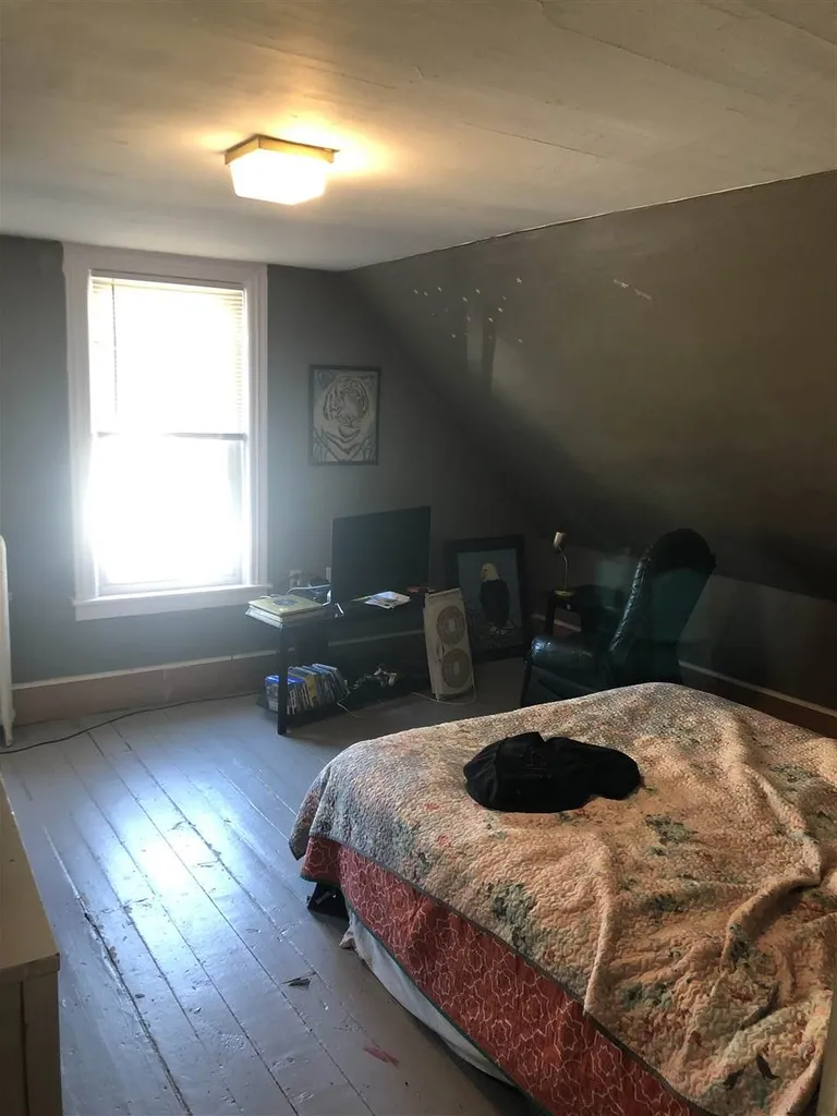 64 Valley Street Keene NH 03431