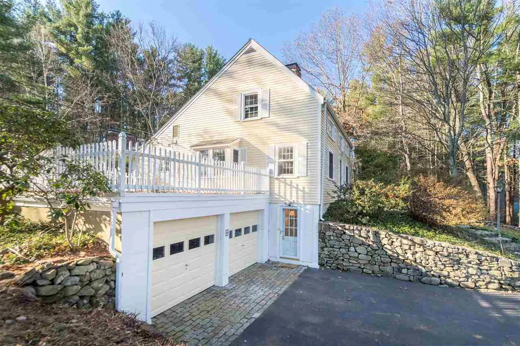 68 Post Road North Hampton NH 03862