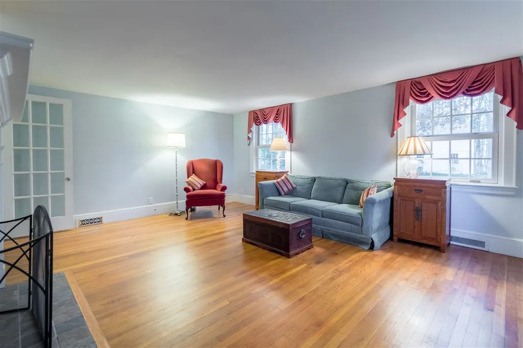 68 Post Road North Hampton NH 03862