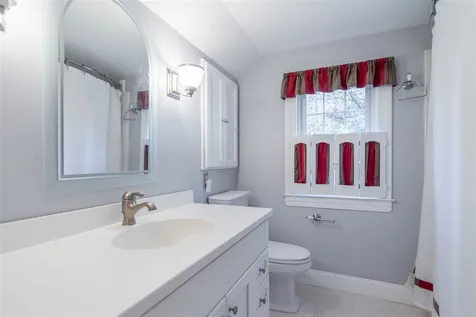 68 Post Road North Hampton NH 03862