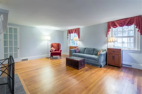 68 Post Road North Hampton NH 03862