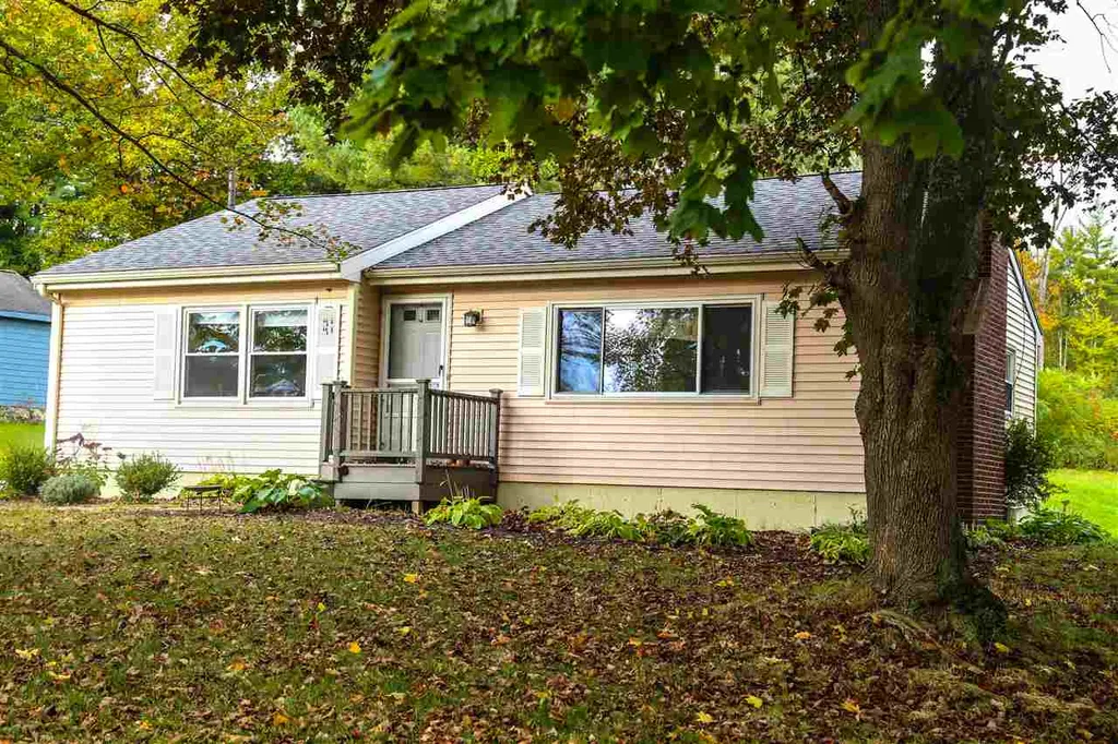 16 Willowbrook Avenue Greenland NH 03840