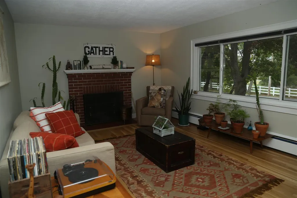 16 Willowbrook Avenue Greenland NH 03840