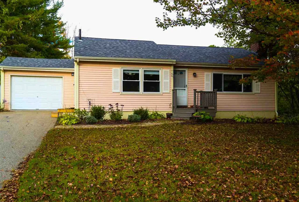 16 Willowbrook Avenue Greenland NH 03840