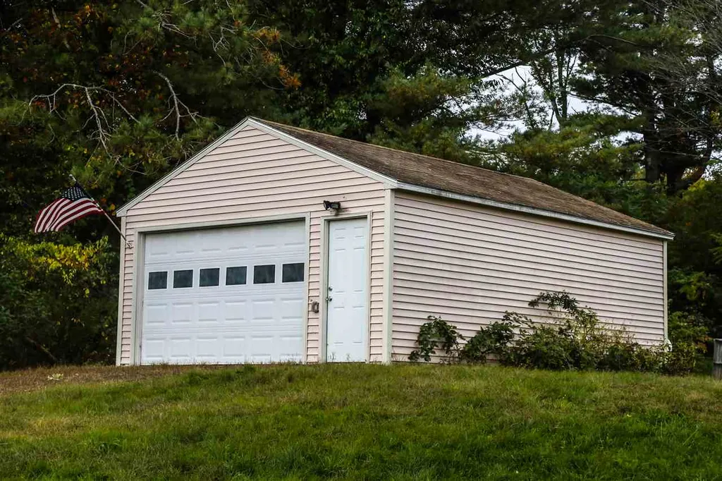 16 Willowbrook Avenue Greenland NH 03840