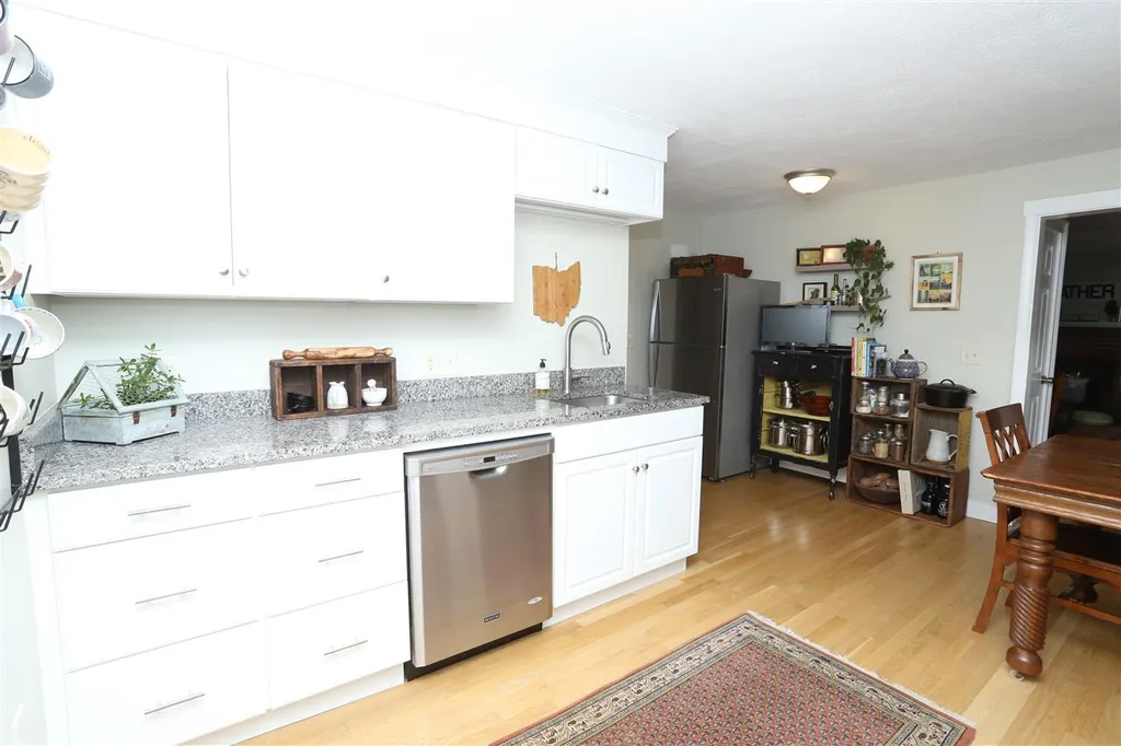 16 Willowbrook Avenue Greenland NH 03840