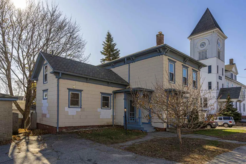 675 Main Street Rollinsford NH 03869