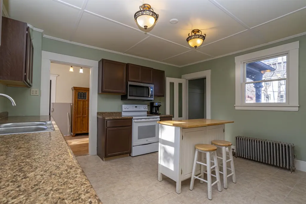 675 Main Street Rollinsford NH 03869