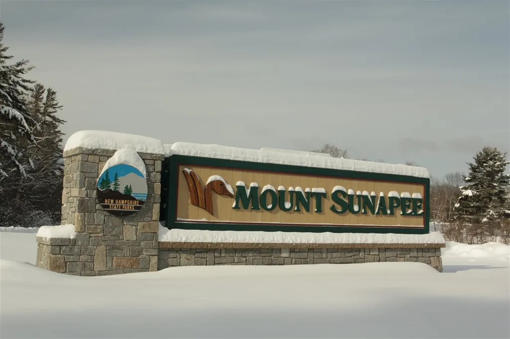 477 Edgemont Road Sunapee NH 03782