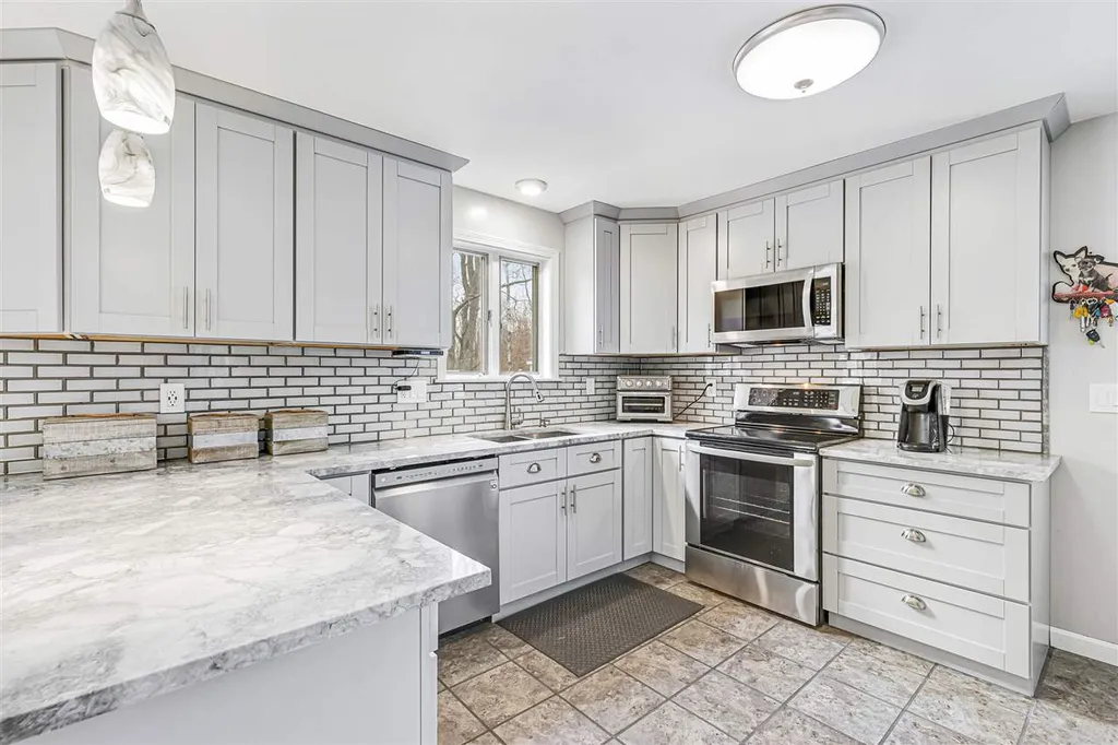 39 Western Avenue Rochester NH 03867