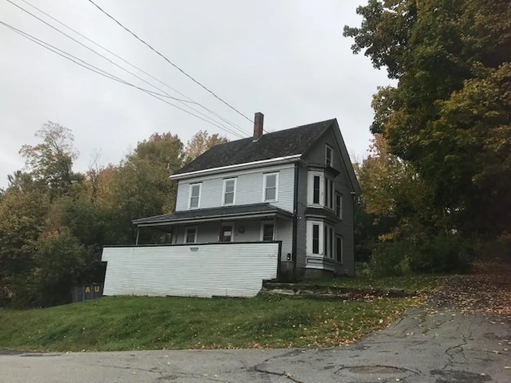 181 Middle Street Newport City VT 05855