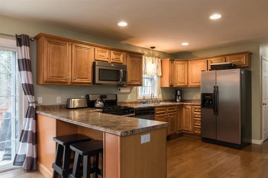 31 Knowles Way Northwood NH 03261