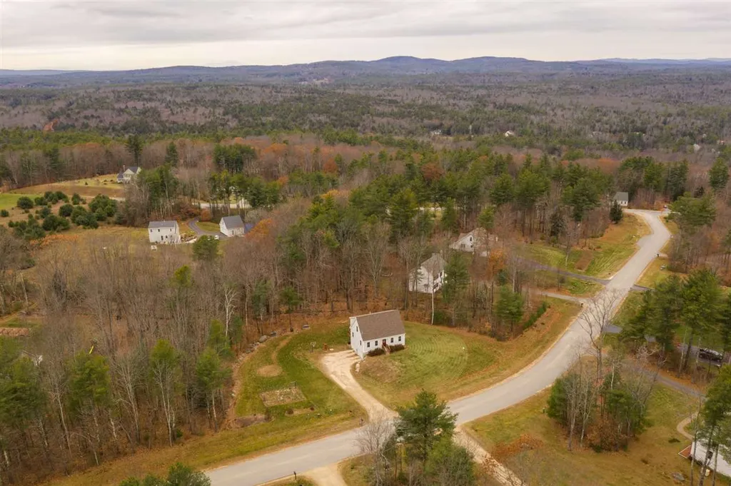 31 Knowles Way Northwood NH 03261