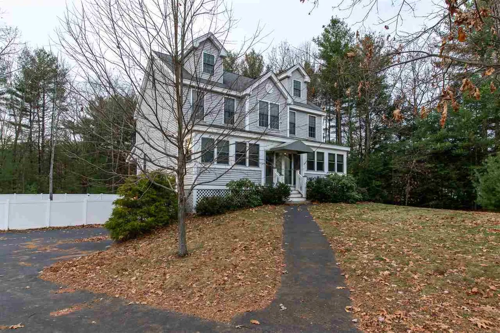 27 Seavey Brook Lane Rochester NH 03867