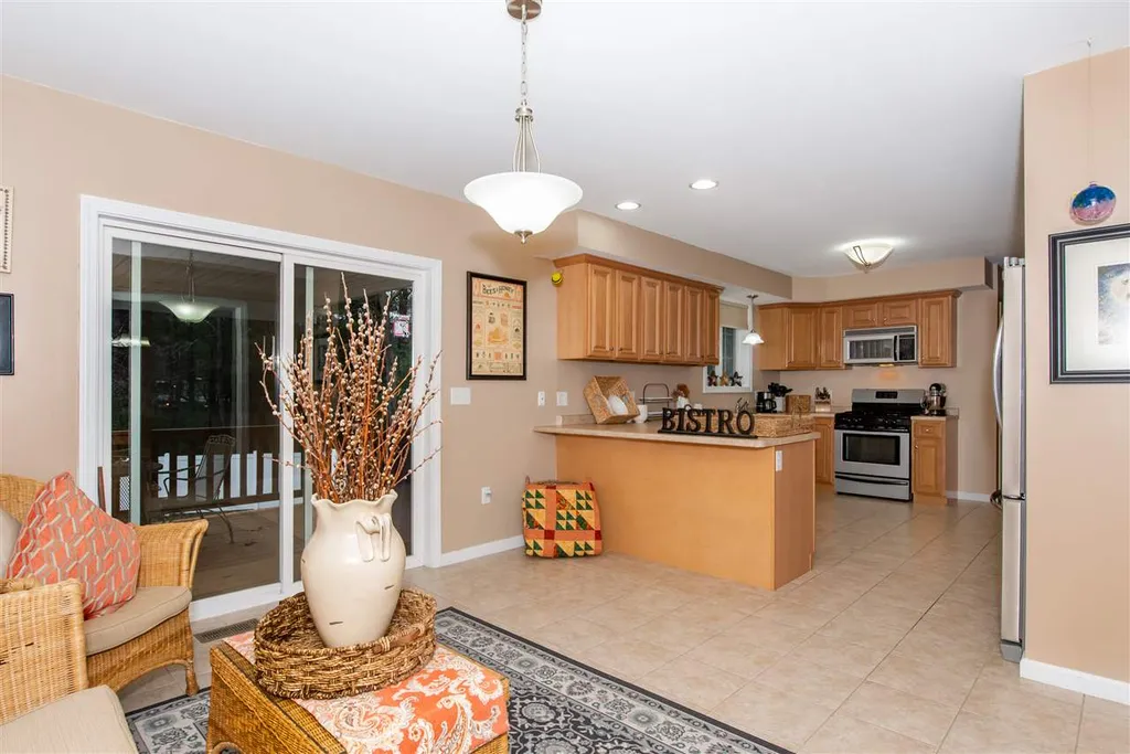 27 Seavey Brook Lane Rochester NH 03867