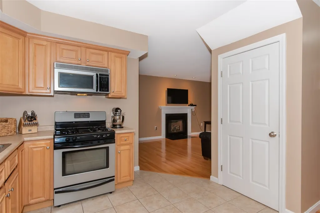 27 Seavey Brook Lane Rochester NH 03867