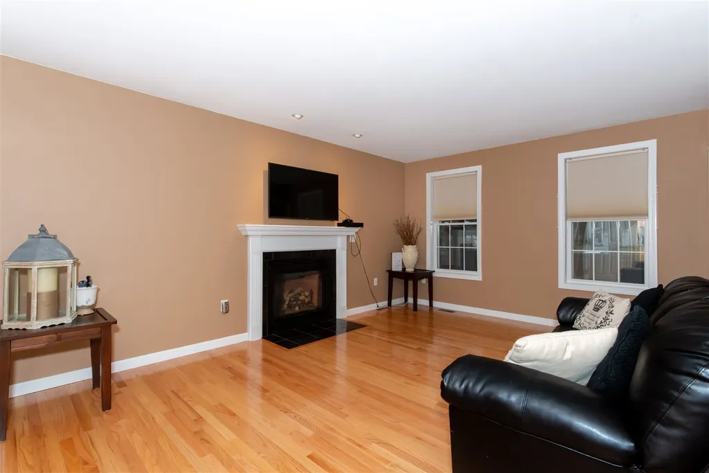 27 Seavey Brook Lane Rochester NH 03867
